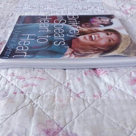 2000 Britney Spears Heart to Heart Book - Picture 4 of 10